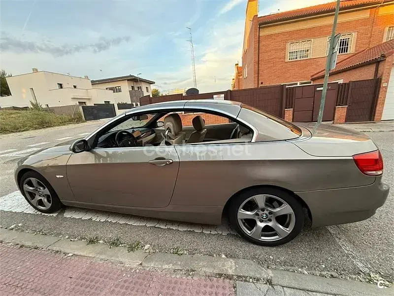 Usado BMW 325 Cabriolet 218 CV (160 kW) 2007 Beige Descapotable