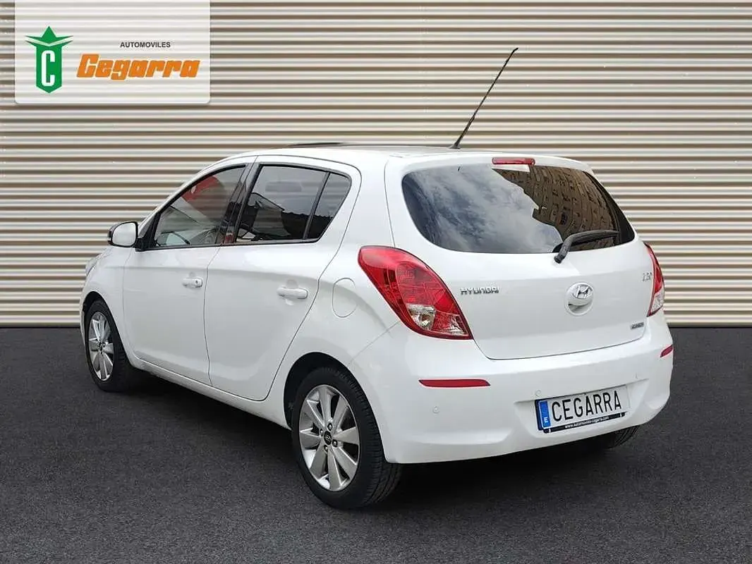 Usado Hyundai i20 GO! 90 CV (66 kW) 2014 Blanco Utilitario