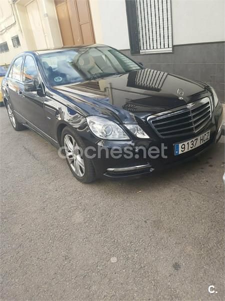 Usado Mercedes E220 Elegance 170 CV (125 kW) 2011 Negro Berlina