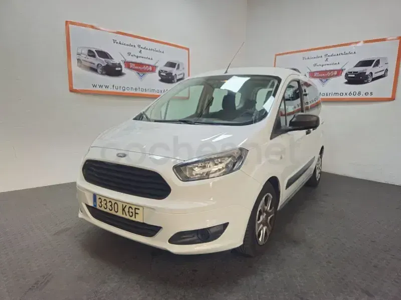 Usado Ford Tourneo Courier Trend 100 CV (73 kW) 2019 Blanco Monovolumen