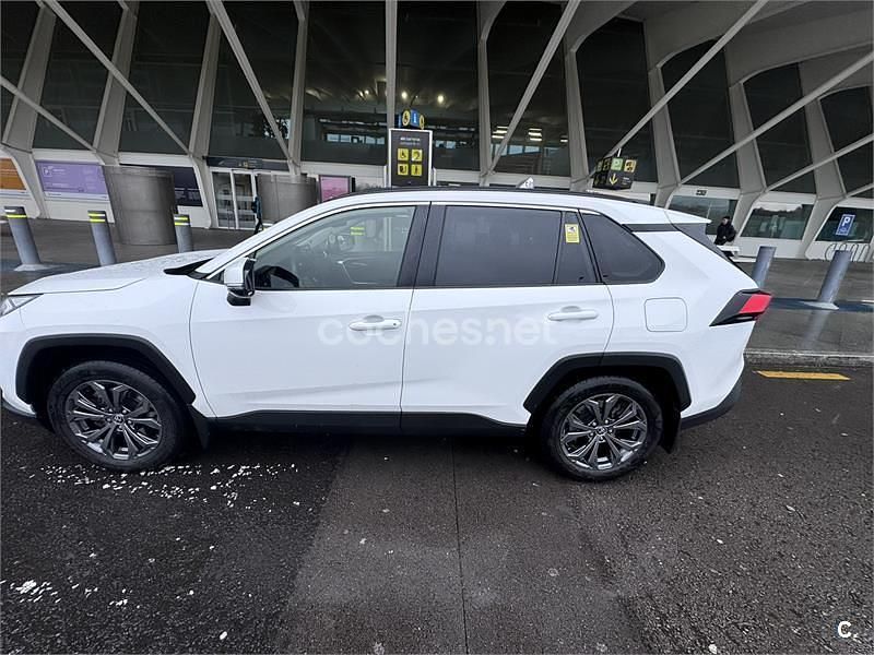 Blanco Usado 2023 Toyota RAV4 Hybrid Advance SUV | 28.900 € (Un poco caro) - Imagen 1/4