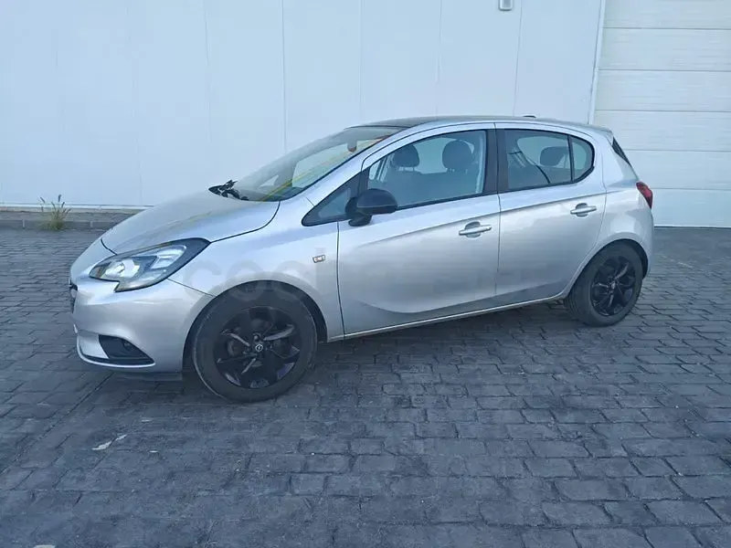 Usado Opel Corsa Selective 85 CV (62 kW) 2019 Gris / plata Utilitario