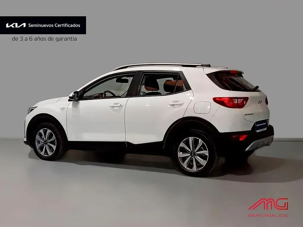 Usado Kia Stonic 100 CV (73 kW) 2025 Clear white (ud) SUV