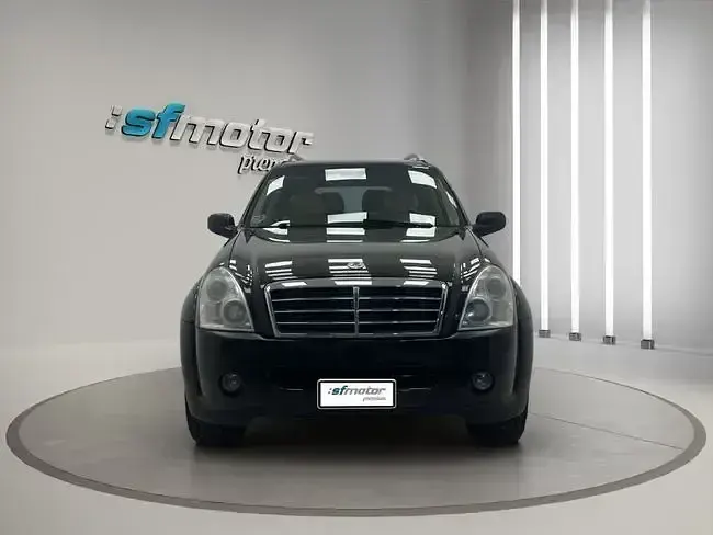 Usado SsangYong Rexton Limited 179 CV (131 kW) 2012 Negro SUV