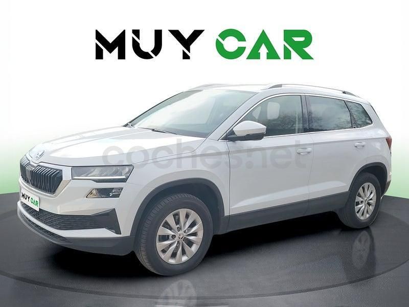 Usado Skoda Karoq Ambition 150 CV (110 kW) 2022 Blanco SUV