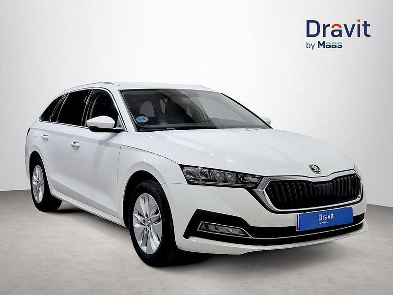 Usado Skoda Octavia Ambition 150 CV (110 kW) 2024 Blanco Familiar