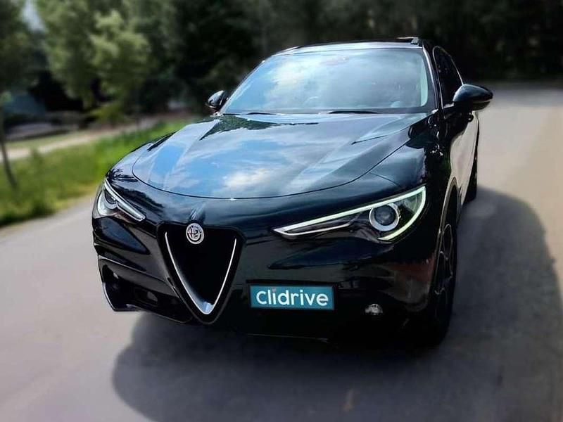 Usado Alfa Romeo Stelvio Sprint 190 CV (139 kW) 2019 Verde SUV
