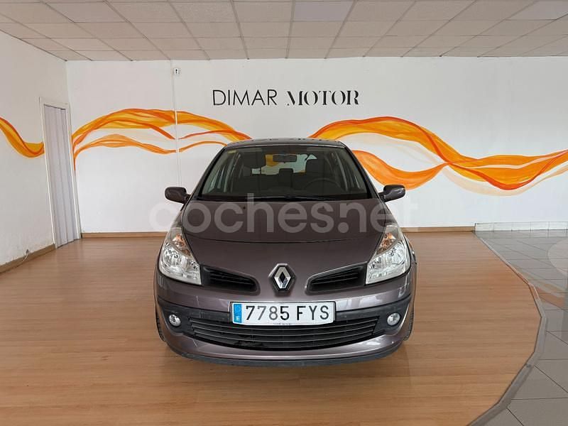 Azul Usado 2007 Renault Clio II Dynamique Berlina | 5500 € (Caro) - Imagen 1/4