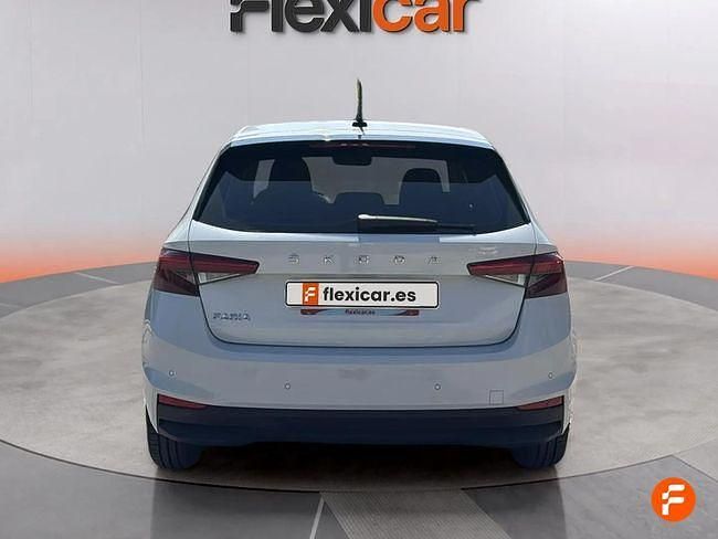 Usado Skoda Fabia Selection 80 CV (58 kW) 2023 Blanco Utilitario