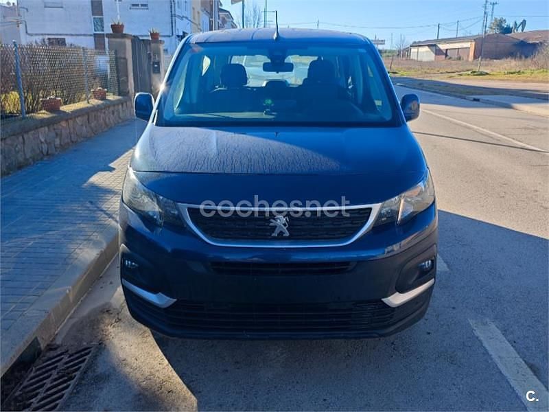 Usado Peugeot Rifter Active 130 CV (95 kW) 2021 Azul Monovolumen