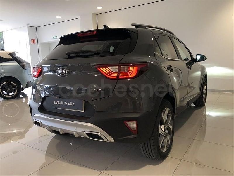 Usado Kia Stonic GT-Line 100 HP (73 kW) 2021 Cinzento SUV