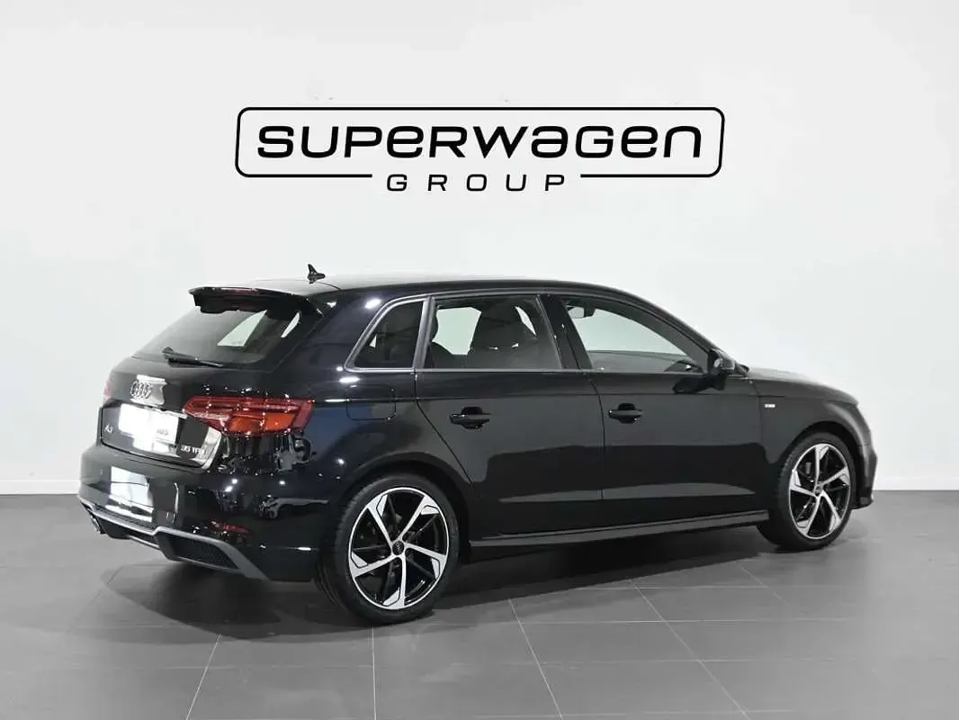 Usado Audi A3 Sportback Comfort 150 CV (110 kW) 2019 Negro Utilitario