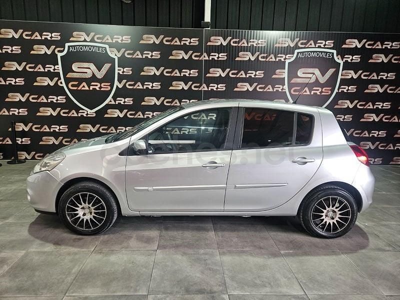 Usado Renault Clio II Exception 85 CV (62 kW) 2010 Gris / plata Berlina