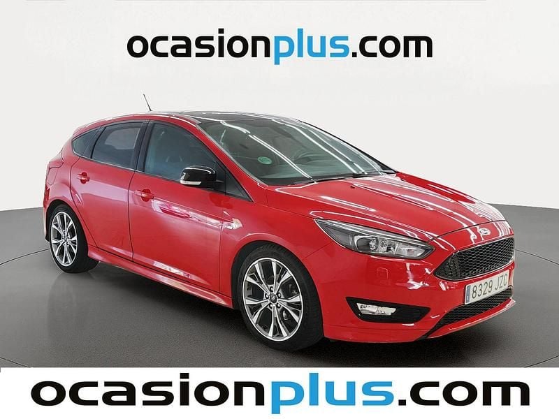 Usado Ford Focus ST-Line 125 CV (91 kW) 2017 Rojo Utilitario