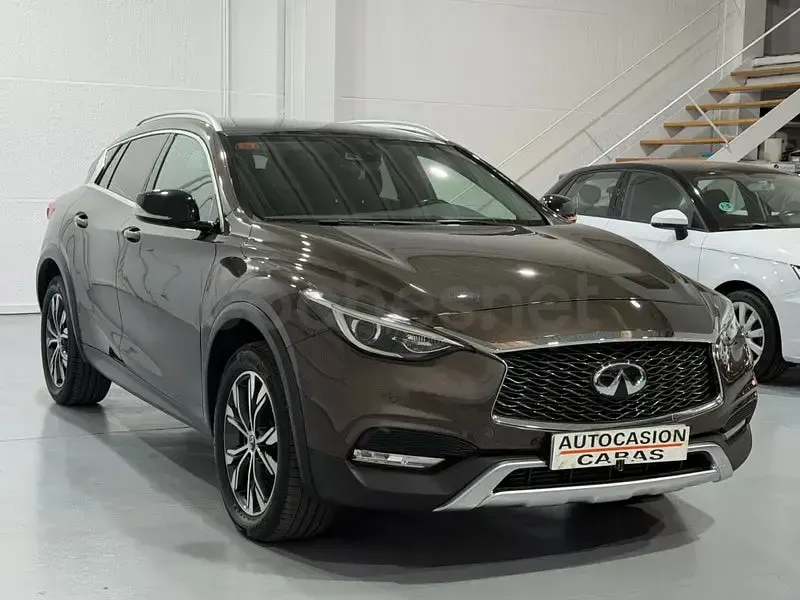 Usado Infiniti QX30 Premium 170 CV (125 kW) 2019 Marrón SUV