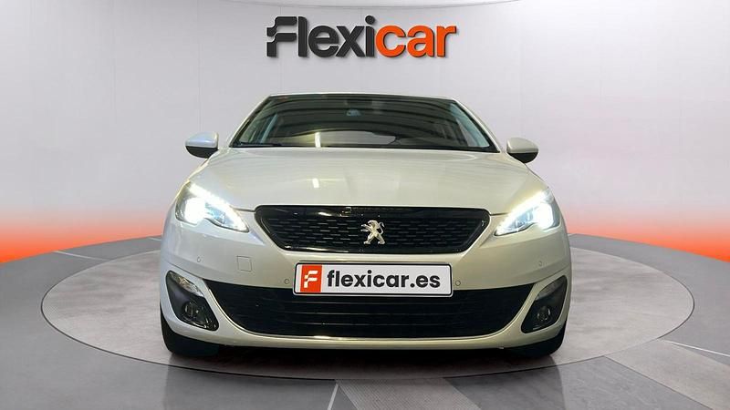 Usado Peugeot 308 GT-line 131 CV (96 kW) 2017 Blanco Utilitario