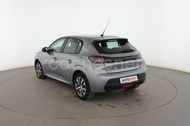 Usado Peugeot 208 Active 75 CV (55 kW) 2023 Gris / plata Utilitario