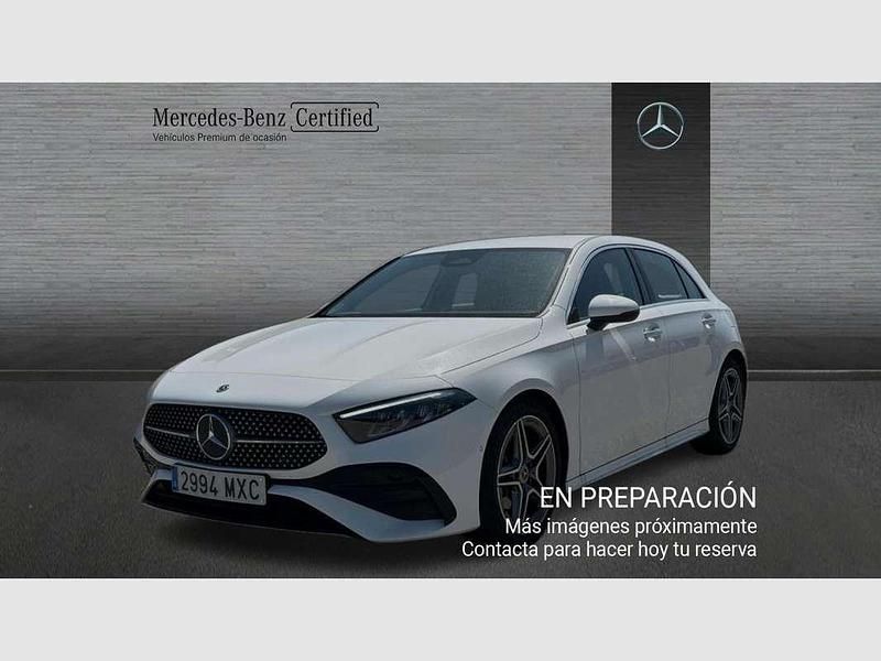 Blanco Usado 2024 Mercedes A180 Utilitario | 31.990 € (Precio justo) - Imagen 1/4