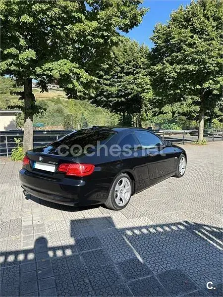 Usado BMW 320 177 CV (130 kW) 2010 Negro Coupe