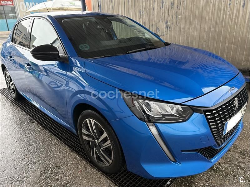 Usado Peugeot 208 Allure 100 CV (73 kW) 2022 Azul Utilitario