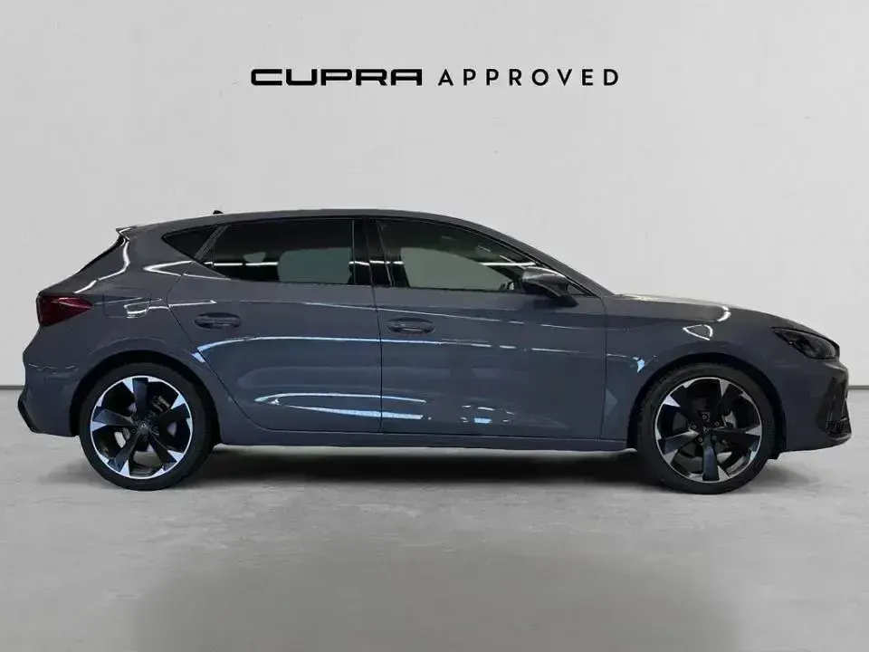 Usado Cupra Leon 150 CV (110 kW) 2024 Gris / plata Berlina