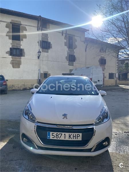 Usado Peugeot 208 Active 75 CV (55 kW) 2018 Blanco Utilitario