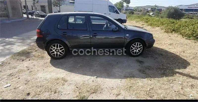 Usado VW Golf IV Highline 102 CV (75 kW) 2003 Negro Berlina