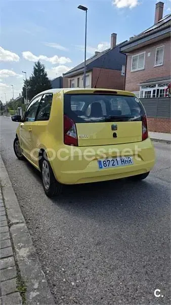 Usado Seat Mii Style 75 CV (55 kW) 2012 Amarillo Utilitario