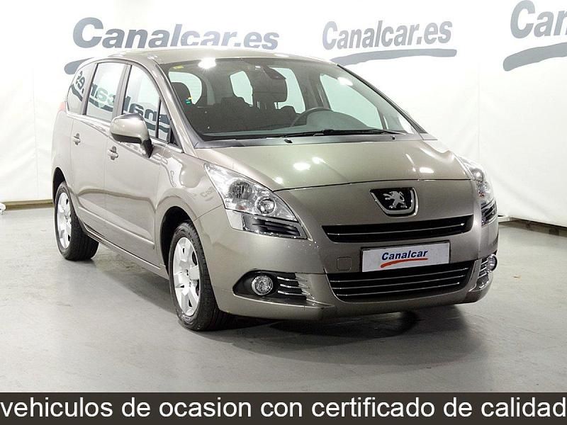 Usado Peugeot 5008 Access 120 CV (88 kW) 2011 Gris Monovolumen