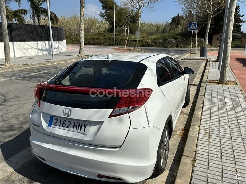 Usado Honda Civic Lifestyle 120 CV (88 kW) 2013 Blanco Berlina