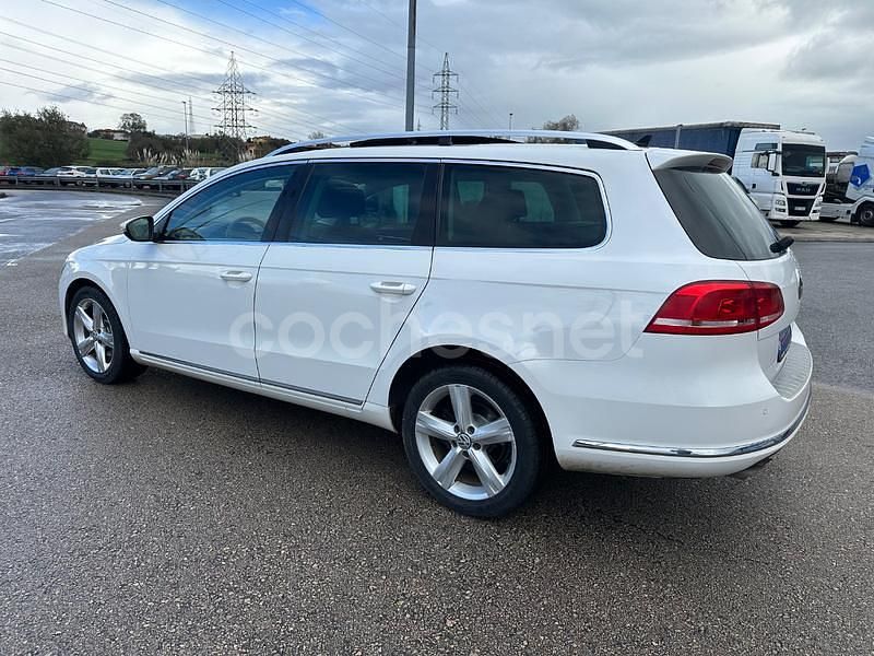 Usado VW Passat Edition 140 CV (102 kW) 2011 Blanco Familiar