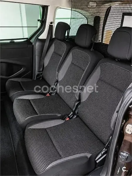 Usado Peugeot Partner Tepee Outdoor 100 CV (73 kW) 2015 Beige Monovolumen