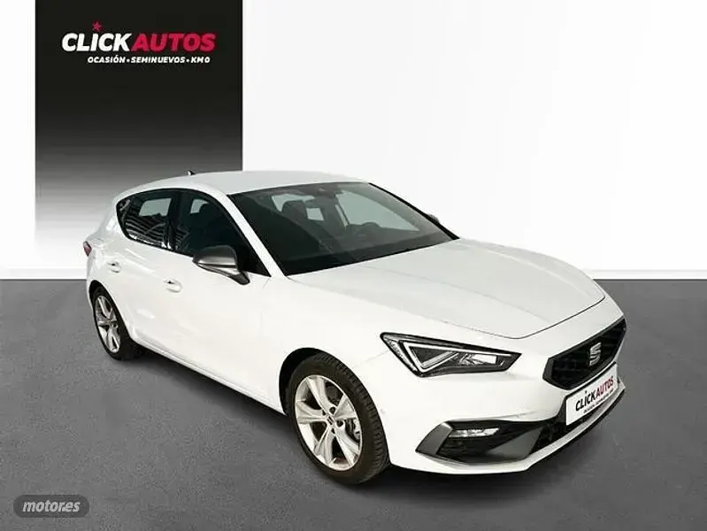Usado Seat Leon FR 130 CV (95 kW) 2023 Blanco Berlina