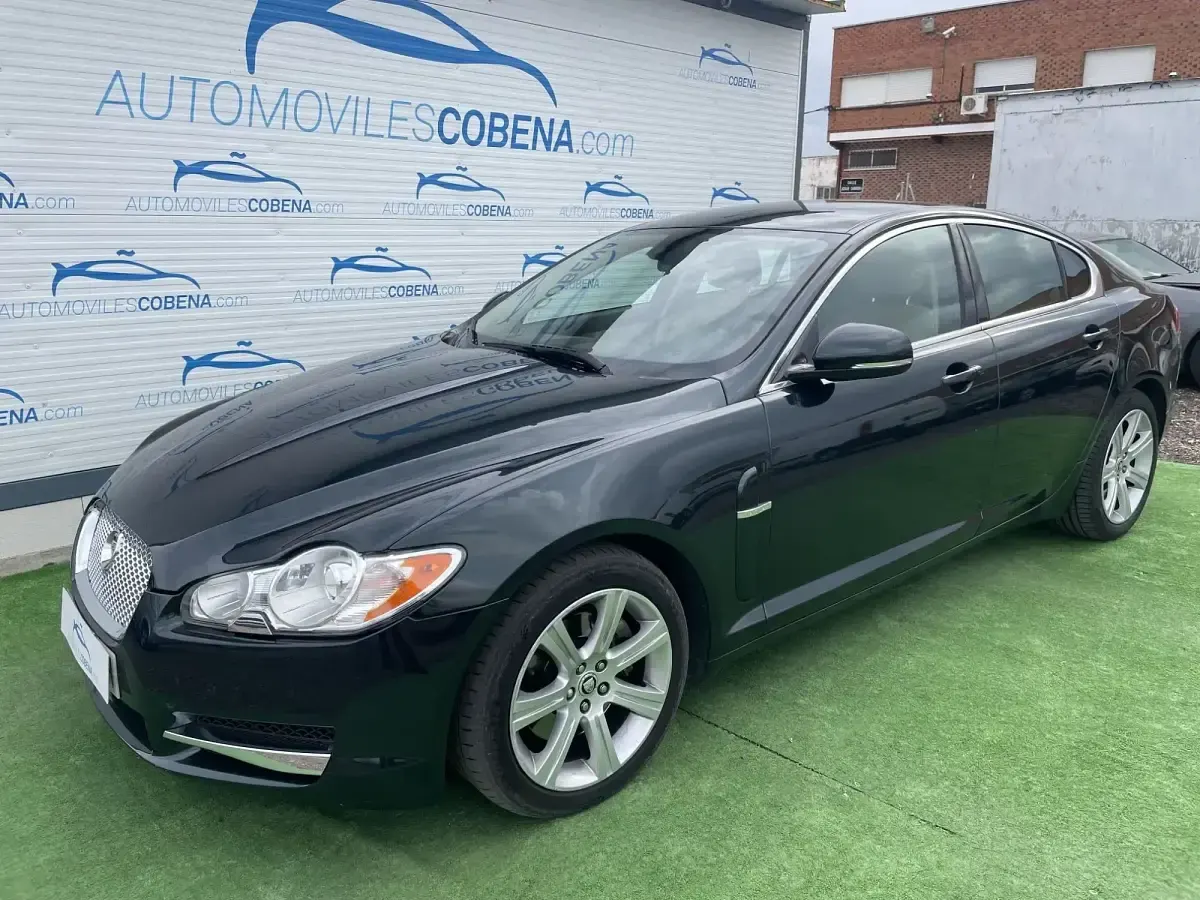Usado Jaguar XF Luxury 211 CV (155 kW) 2011 Negro Berlina