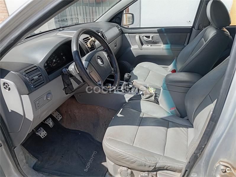 Usado Kia Sorento 140 CV (102 kW) 2006 Gris / plata SUV
