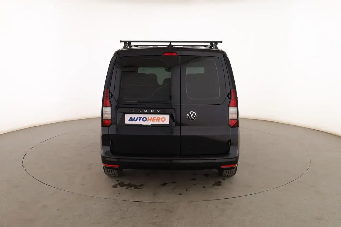 Usado VW Caddy 122 CV (89 kW) 2021 Negro Monovolumen