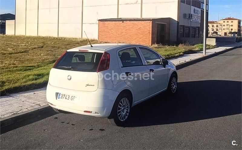 Usado Fiat Punto Active 75 CV (55 kW) 2009 Blanco Utilitario