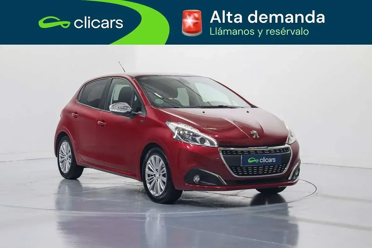 Usado Peugeot 208 Signature Sky 83 CV (61 kW) 2019 Rojo Utilitario