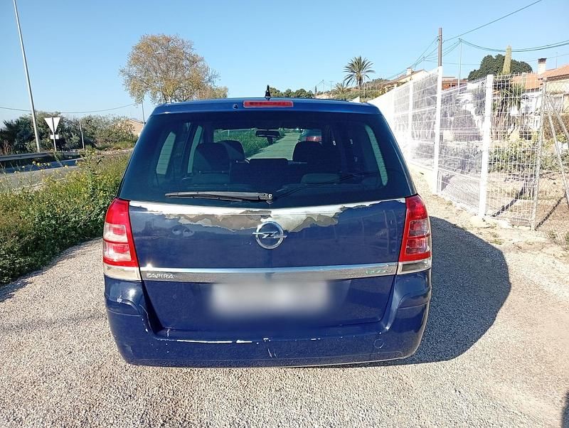 Usado Opel Zafira Essentia 110 CV (80 kW) 2011 Azul Monovolumen