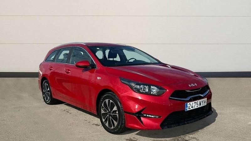 Usado Kia Ceed 101 CV (74 kW) 2025 Rojo Utilitario