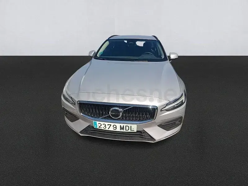 Usado Volvo V60 Core 197 CV (144 kW) 2023 Gris / plata Familiar
