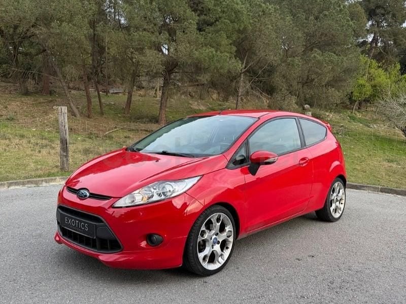 Usado Ford Fiesta Sport 90 CV (66 kW) 2009 Rojo Utilitario