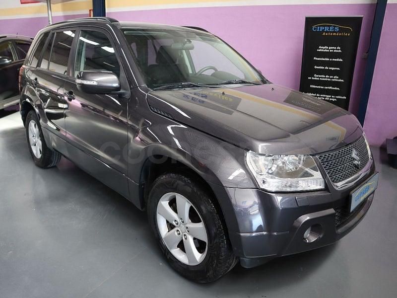 Usado Suzuki Grand Vitara 129 CV (94 kW) 2011 Gris / plata SUV