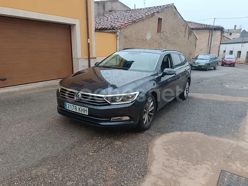 Usado VW Passat Sportline 150 CV (110 kW) 2018 Negro Familiar