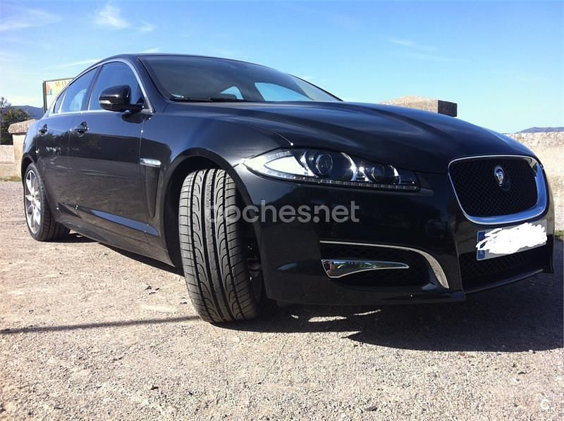 Usado Jaguar XF Premium Luxury 240 CV (176 kW) 2014 Negro Berlina