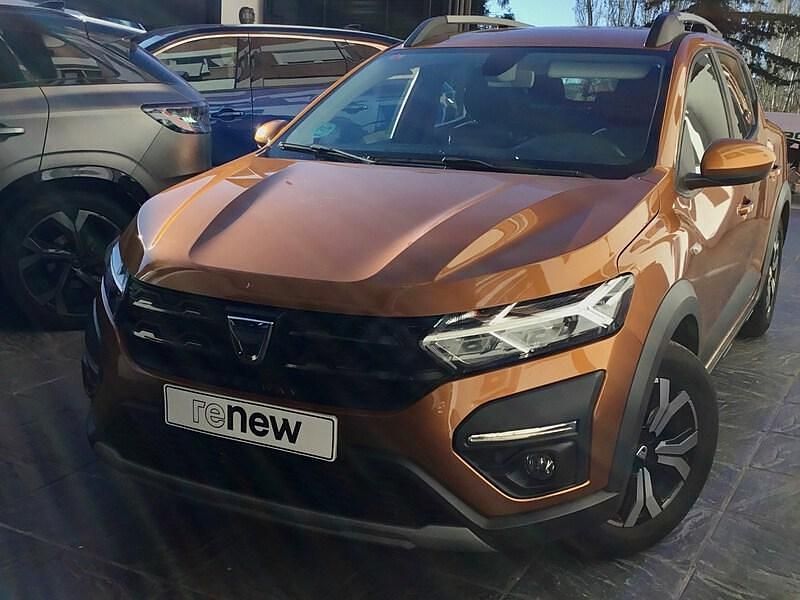 Usado Dacia Sandero Comfort 91 CV (66 kW) 2021 Naranja Berlina