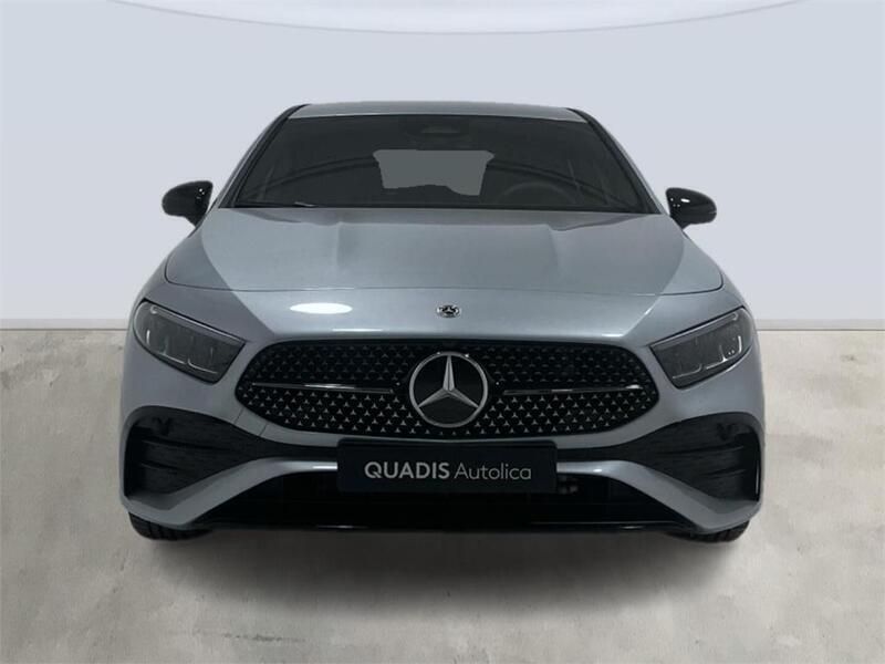 Usado Mercedes A200 150 CV (110 kW) 2025 Plata hightech Berlina