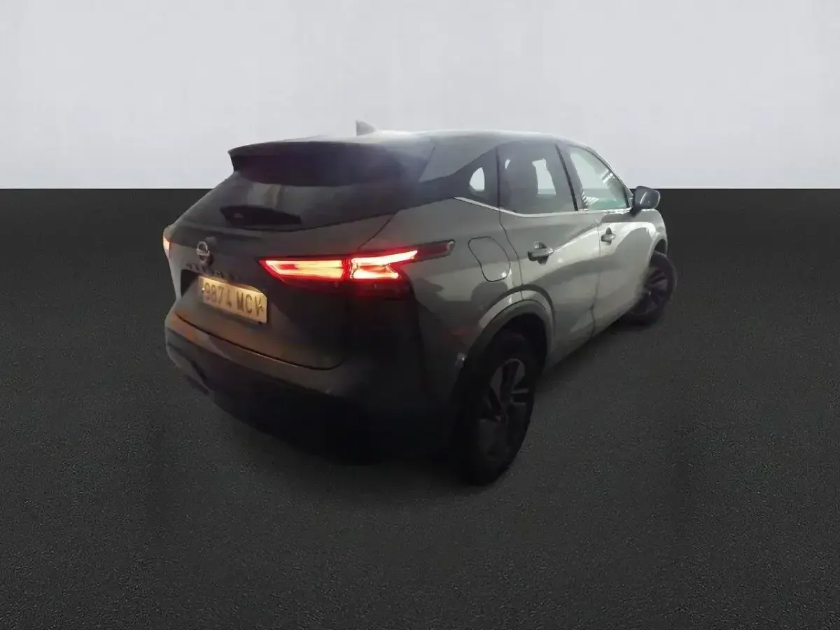 Usado Nissan Qashqai Acenta 158 CV (116 kW) 2022 Gris SUV