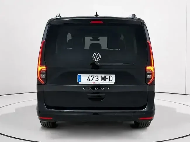 Usado VW Caddy Maxi Life 114 CV (83 kW) 2023 Negro Monovolumen