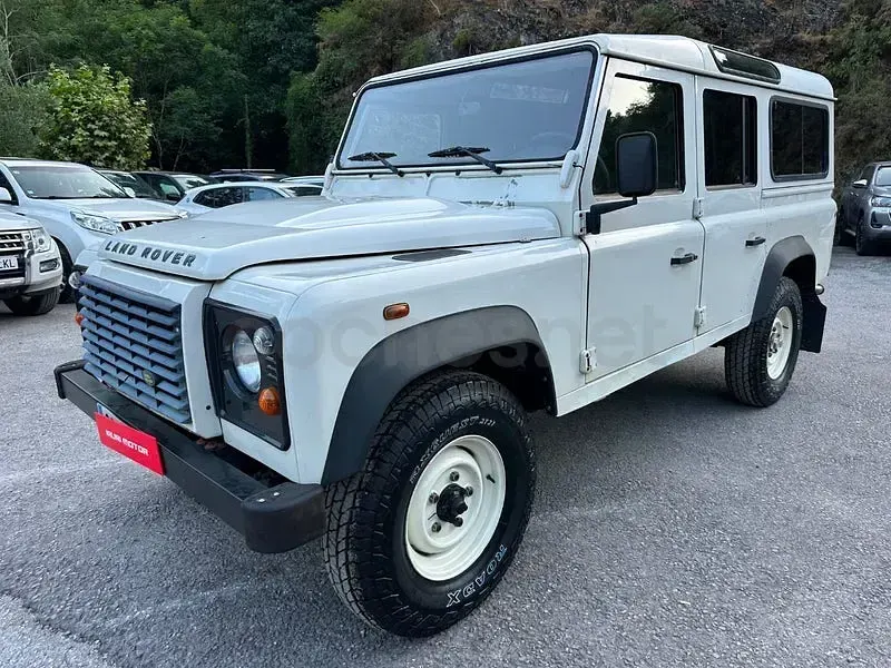 Usado Land Rover Defender S 122 CV (89 kW) 2008 Blanco Familiar